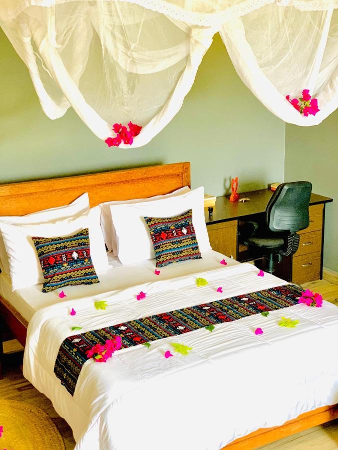Uroa Getaway Bed & Breakfast Dış mekan fotoğraf